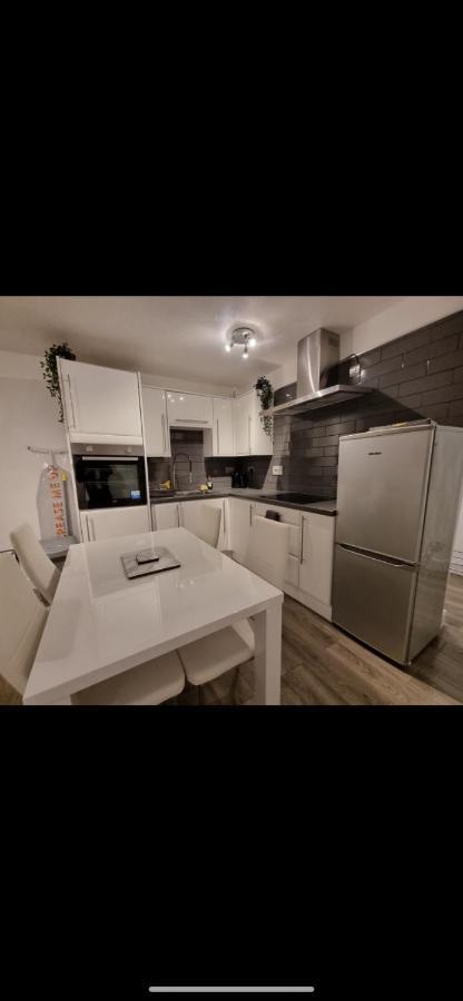 קנטרבורי Modern 2 Bed Apartment & Free Parking מראה חיצוני תמונה